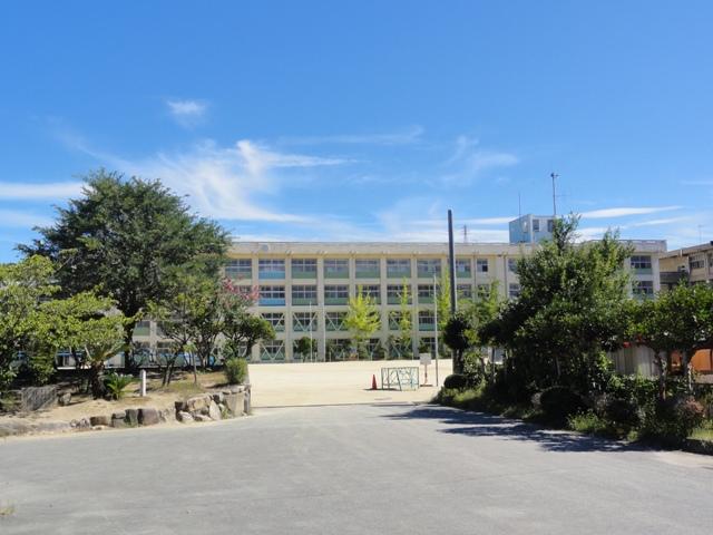 Other. Asagiri elementary school ・  ・  ・ About 500m (7-minute walk)