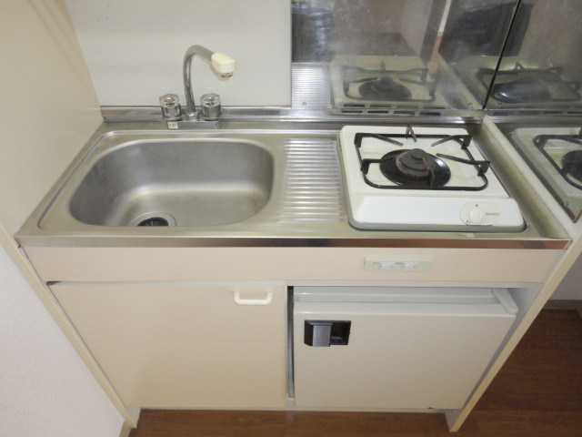 Kitchen. Gas stove with 1-neck ^^