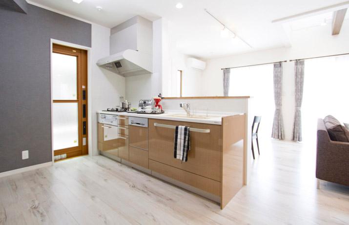 Other. Model house being published in Akashi city. Spacious counter kitchen 