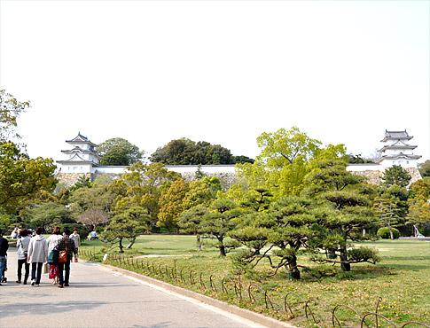 park. To Akashi Park 1740m