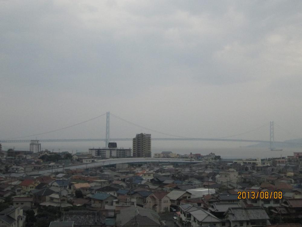 View photos from the dwelling unit. Akashi Kaikyo Bridge, It offers views of the sea!