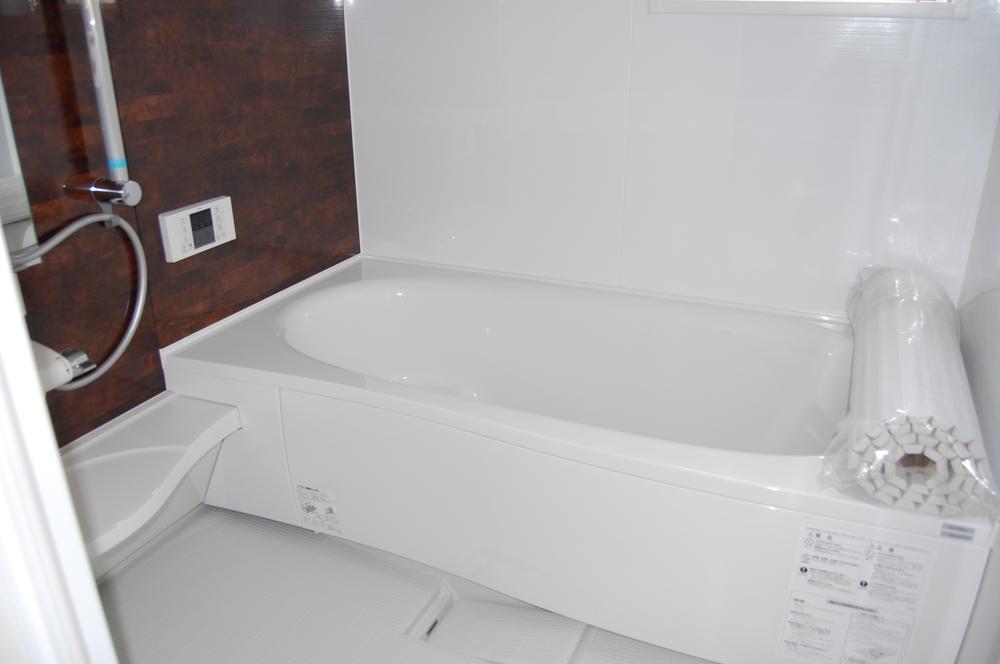 Bathroom. It is a tub where you can relax comfortably (September 2013) Shooting