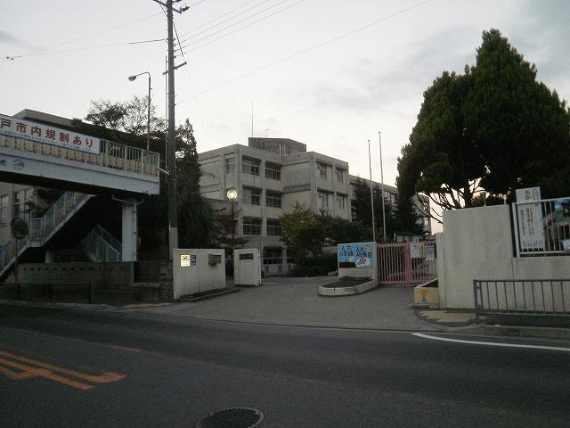 Primary school. 629m until the Akashi Municipal Hitomaru Elementary School