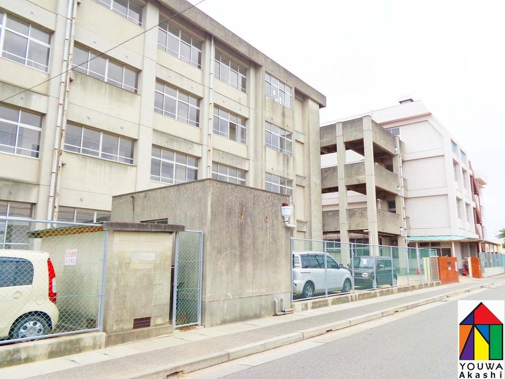 Primary school. 1095m to Akashi Municipal Uozumi Elementary School