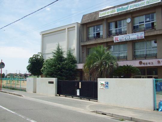 Junior high school. 609m until the Akashi Municipal Uozumi junior high school