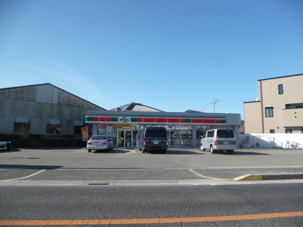 Convenience store. Thanks Akashi east Futami store up (convenience store) 545m