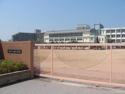 Primary school. 1100m to Akashi Municipal Taikan Elementary School