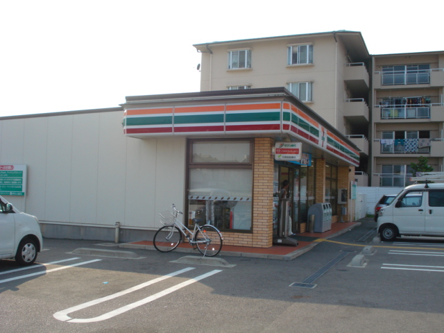 Convenience store. Seven-Eleven Akashi Akirahime Fujie store (convenience store) to 542m