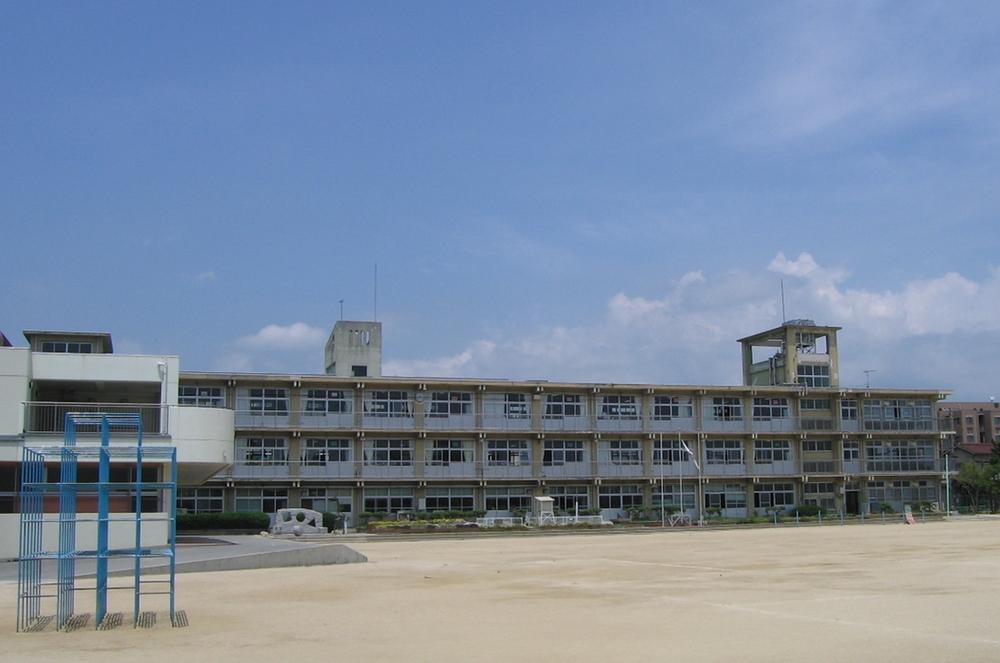 Other. Hitomaru elementary school About 750m