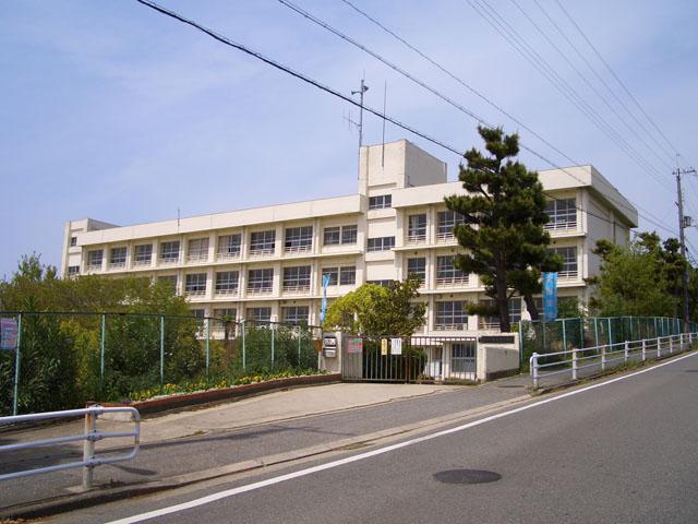 Primary school. Akashi Municipal Takaokanishi 350m up to elementary school