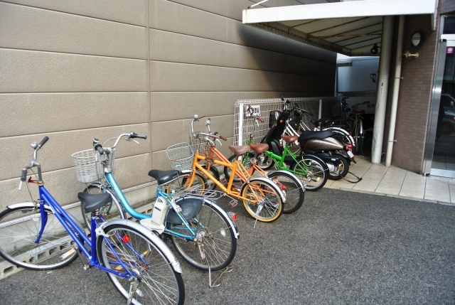 Other common areas. Organized bicycle parking space