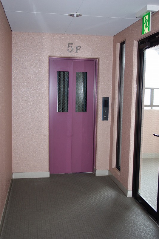 Other common areas. Easy with elevator at the fifth floor