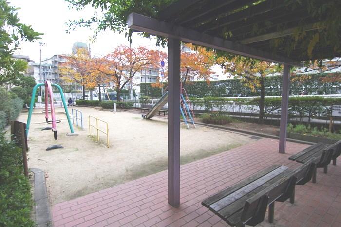 Other. There is a park in the apartment, It is also recommended to child-rearing!