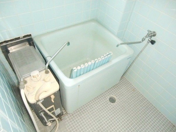 Bath. Refreshing color is characterized by comfortable bathroom!