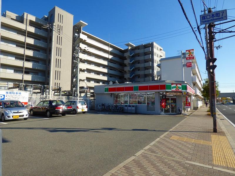 Convenience store. 20m until Thanksgiving Amagasaki Tsukaguchihon the town shop