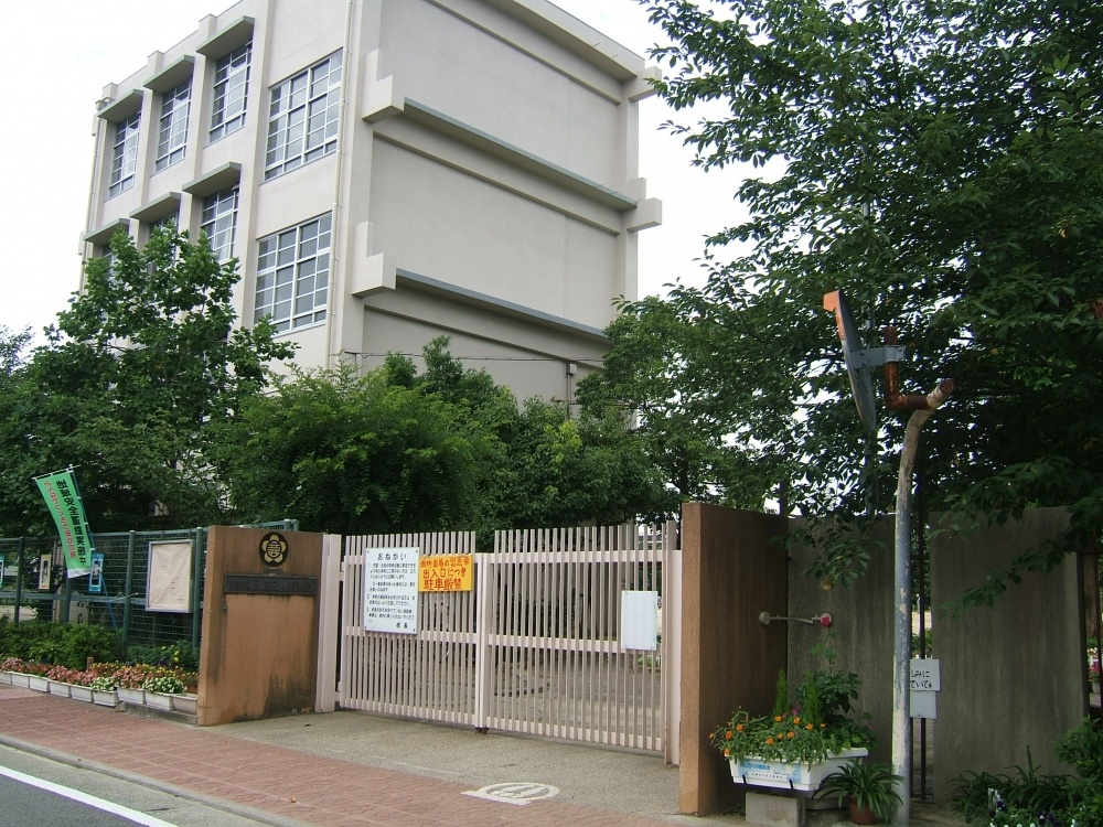 Primary school. 770m until the Amagasaki Municipal Nishi Elementary School Tachibana (Elementary School)