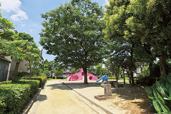Surrounding environment. Hokaiji park (5-minute walk ・ About 350m)