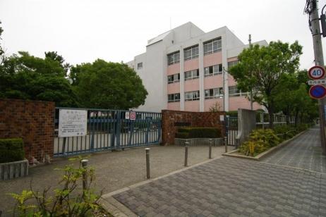 Primary school. About 600m until Tachibana North Elementary School