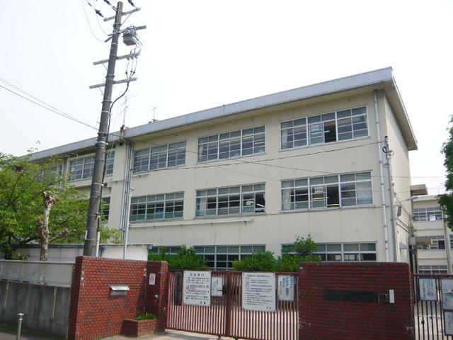 Primary school. 213m until the Amagasaki Municipal Muko Higashi Elementary School