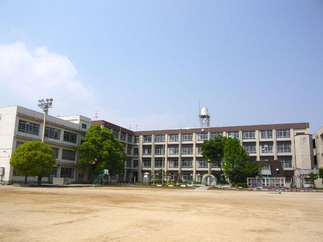 kindergarten ・ Nursery. 85m to Nanamatsu nursery