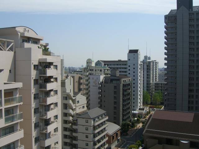 View photos from the dwelling unit. View from the site (July 2013) Shooting