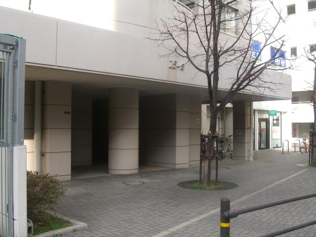 Other common areas. Entrance