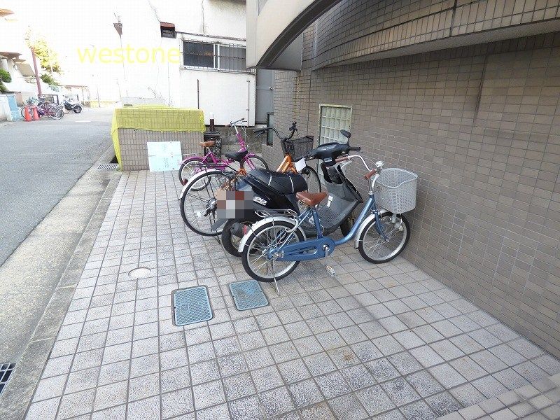 Other common areas. Bicycle parking space Bike negotiable