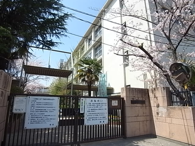 Primary school. Amagasaki Tachihama to elementary school (elementary school) 296m