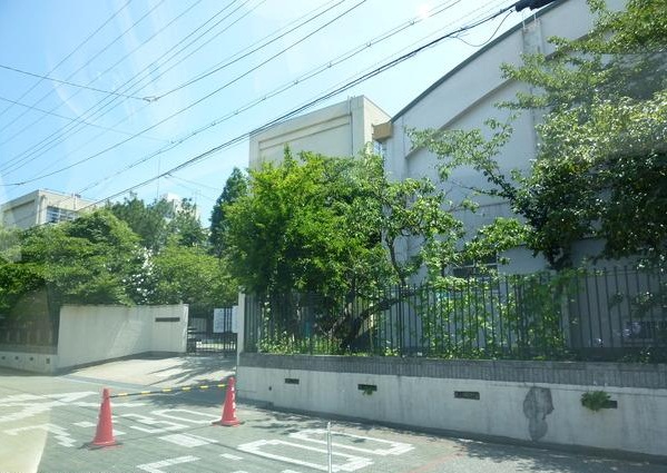 Primary school. 853m until the Amagasaki Municipal Kozono elementary school (elementary school)