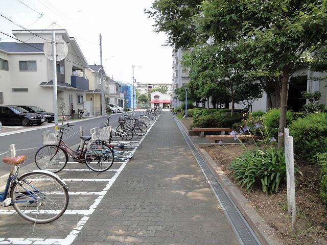 Other common areas. Organizing is uncluttered bicycle parking.