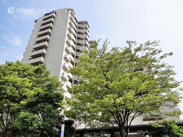 Local appearance photo. Sunny, While are in the city, This apartment has become a green and integrated.