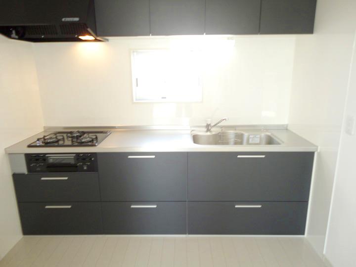 Same specifications photo (kitchen). Stainless steel sink is a system kitchen that can also be expected to silencing effect