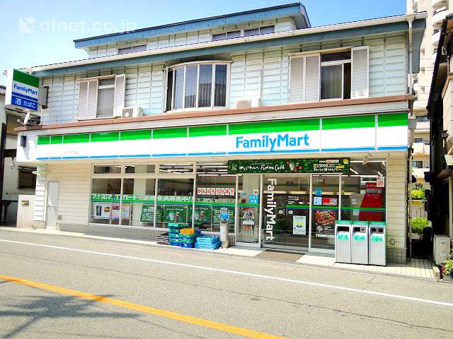 Convenience store. Family Mart Inoue Takeya to the store 550m