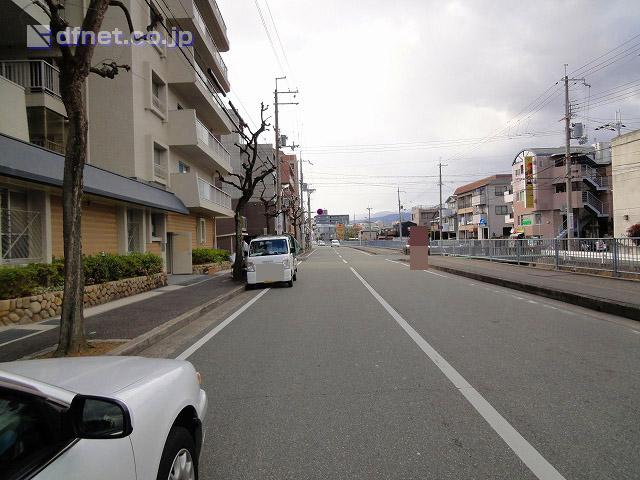 Other. Hankyu Mukonosō Station will be on your right if Go straight down this road.