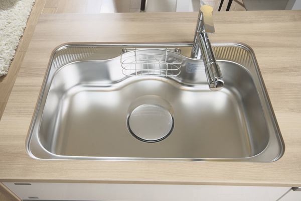 Kitchen.  [Quiet sink] Whole washable wide size also skillet or large pot. Water is quiet specification to reduce the I sound (same specifications)