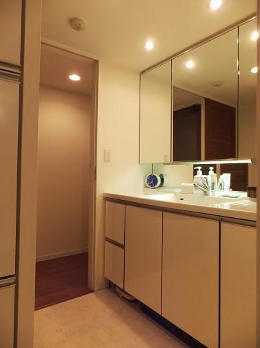 Wash basin, toilet. bathroom