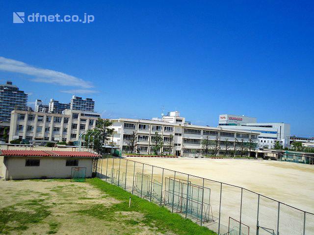 Junior high school. 400m until the Amagasaki Municipal Minami Oda Junior High School