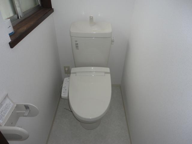 Toilet. First floor toilet