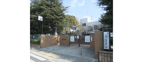 Other Environmental Photo. North Namba 30m main gate before the local up to elementary school. Facing the north side to the "Tachibana Street". A variety of trees planted in the school, Greenery. Founding in 1952 and the traditional elementary school