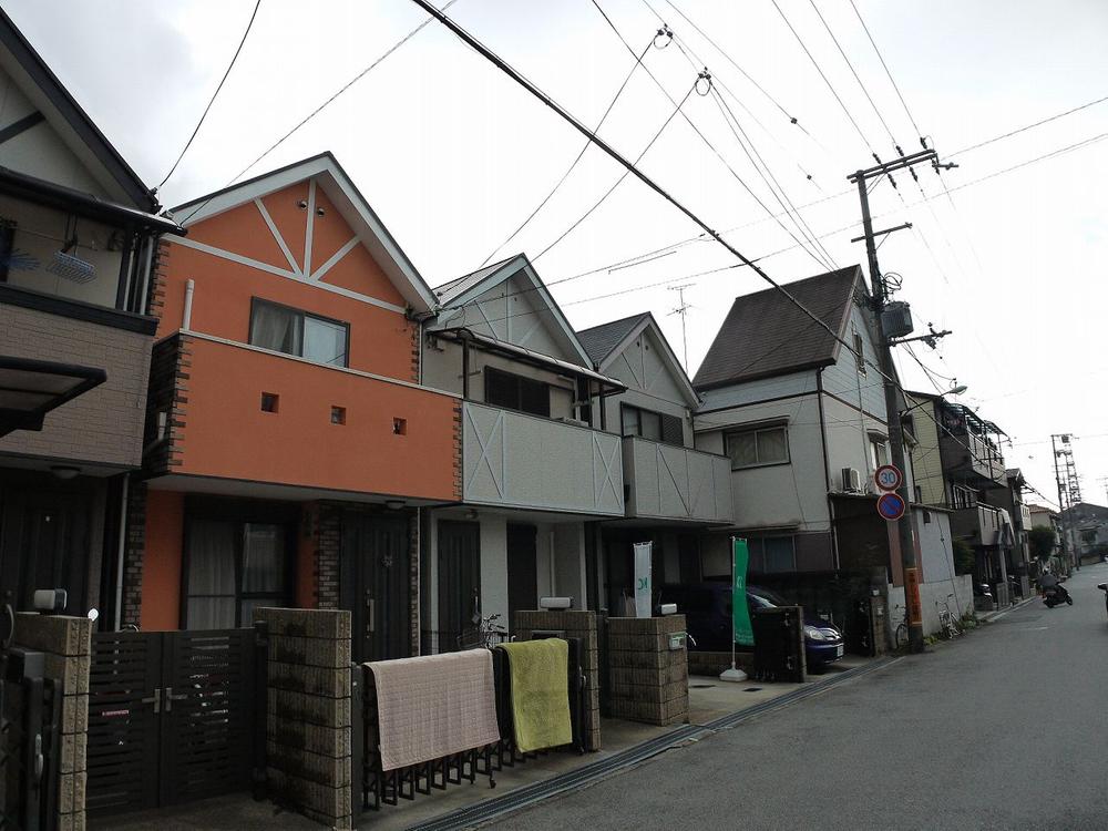 Local photos, including front road. It is spacious front road of width 7m garage is also happy to