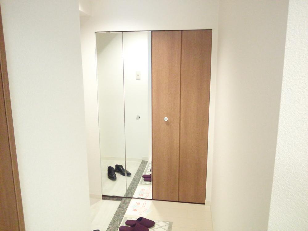 Entrance. Indoor (July 2013) Shooting