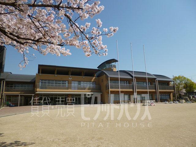 Primary school. 821m to Amagasaki Tatsukui Seto Elementary School