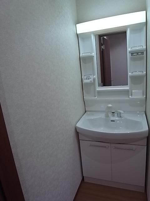 Wash basin, toilet