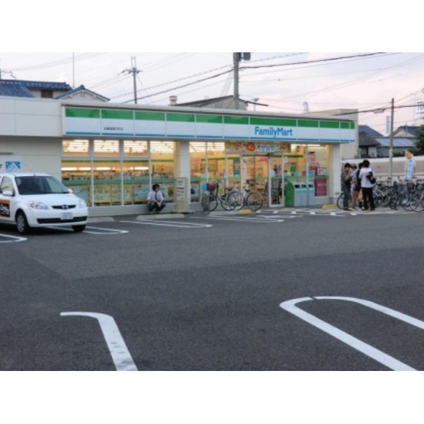Convenience store. FamilyMart 84m to Amagasaki Inabamoto Machiten (convenience store)