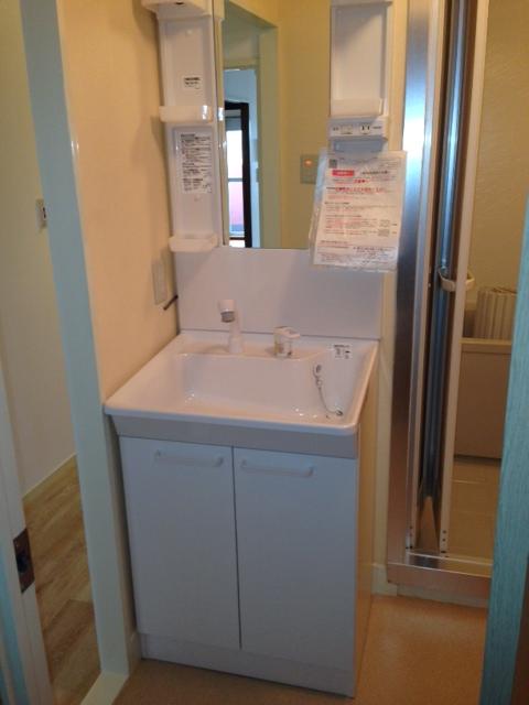 Wash basin, toilet. Wash basin is replacing already