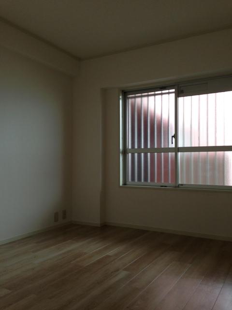 Non-living room. Western-style 6 Pledge