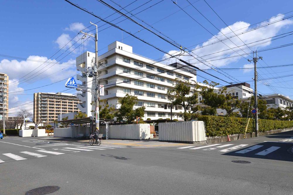 Hospital. Safely in sudden illness because it is 650m walk 9 minutes Kinki Central Hospital. 