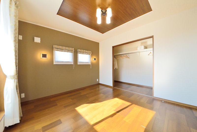 Model house photo. A No. land model House Master Bedroom Photos. In a bright and clean color, Directing the elegance is the color of flooring. Housed with WIC also enough. 
