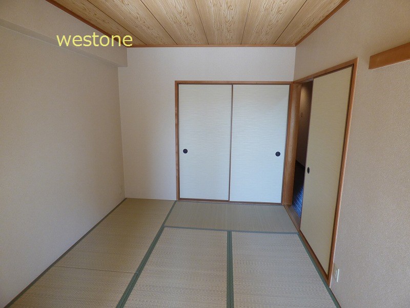 Other room space. Japanese-style room 6 quires. Living and is adjacent.
