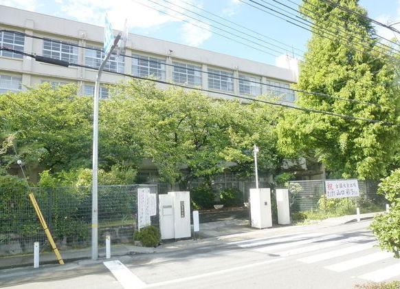 Junior high school. 355m until the Amagasaki Municipal Sonoda junior high school (junior high school)